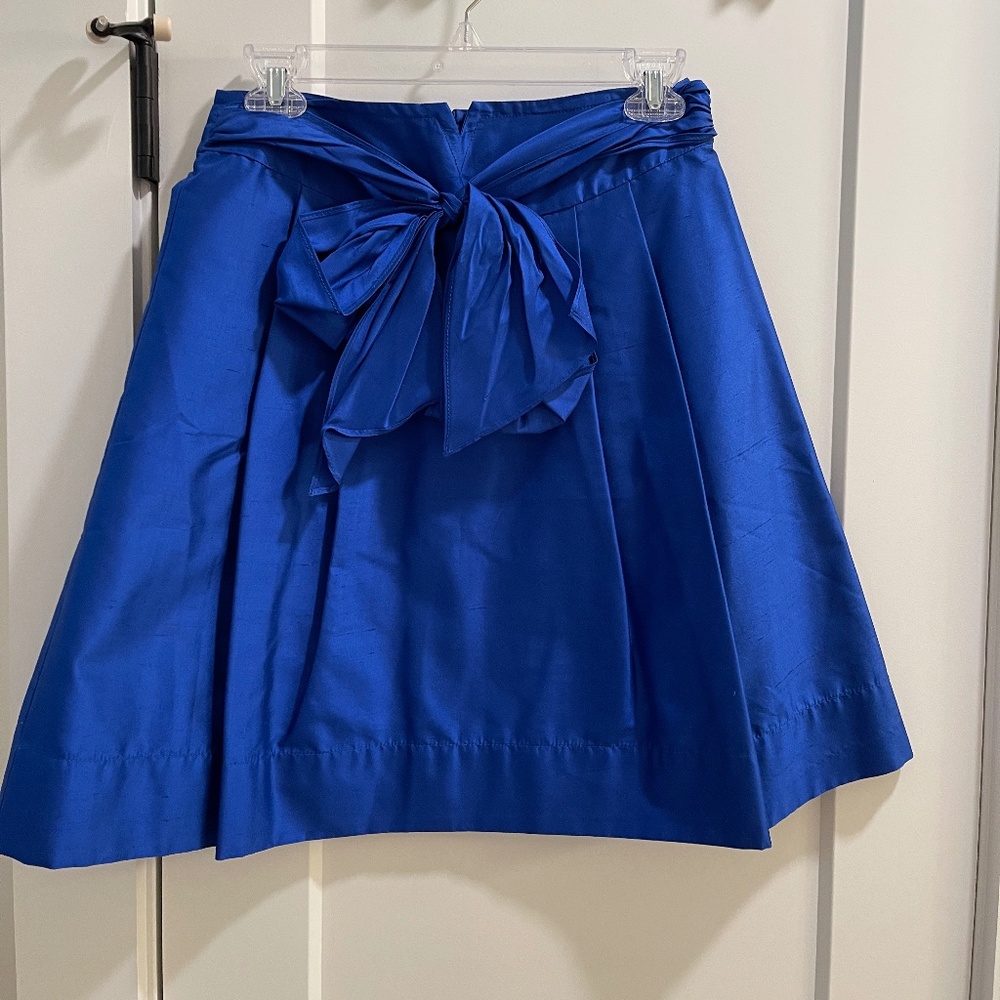 Trina Turk Blue 100% Silk Crepe Pleated Bow Front Mini Skirt, Size 4